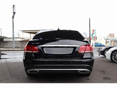 MERCEDES BENZ E CLASS