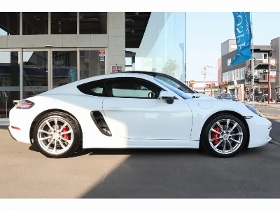 PORSCHE 718 BOXSTER