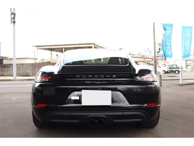 PORSCHE 718 CAYMAN