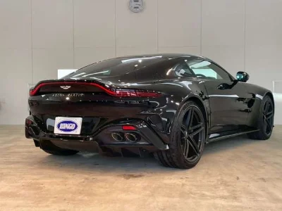 ASTON MARTIN VANTAGE