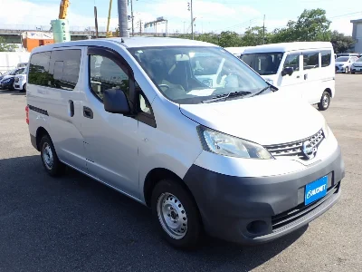 NISSAN NV200