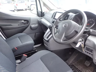 NISSAN NV200