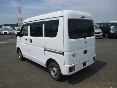 NISSAN CLIPPER VAN