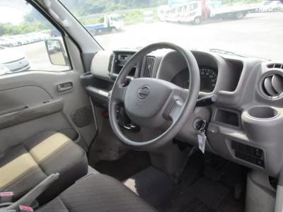 NISSAN CLIPPER VAN