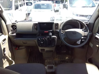 NISSAN CLIPPER VAN