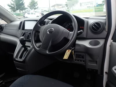 NISSAN NV200