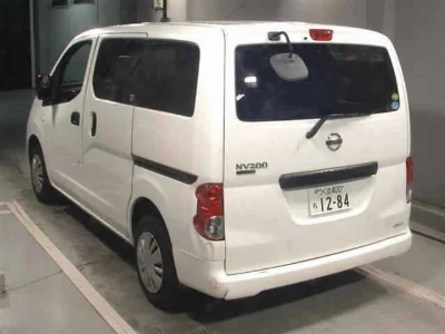 NISSAN NV200