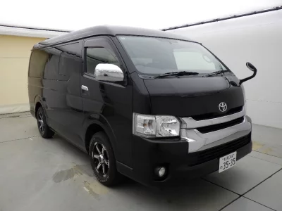 TOYOTA HIACE