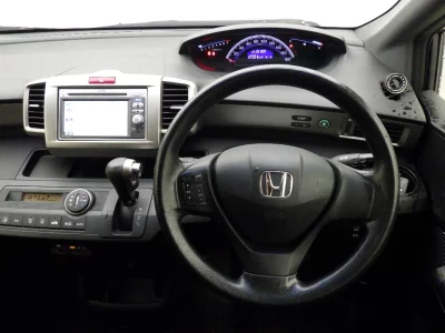 HONDA FREED SPIKE