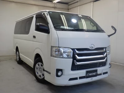 TOYOTA REGIUS VAN