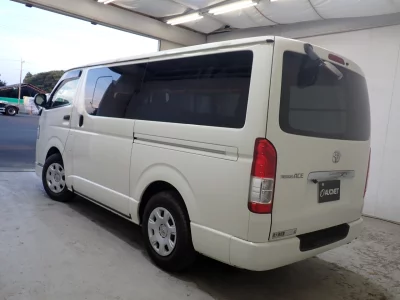 TOYOTA REGIUS VAN
