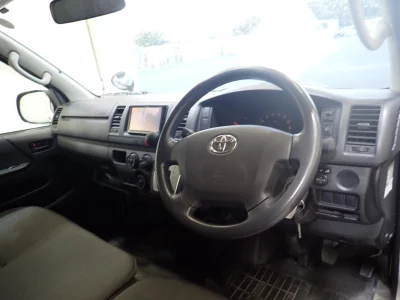 TOYOTA REGIUS VAN