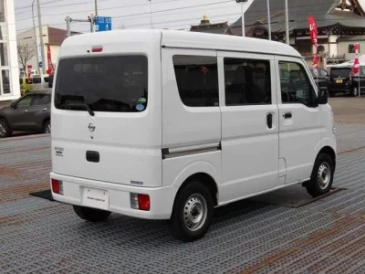 NISSAN CLIPPER VAN