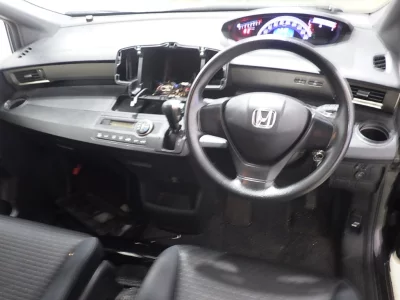 HONDA FREED SPIKE