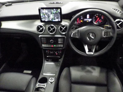MERCEDES BENZ GLA