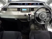 Цена авто Honda Stepwgn с аукционов Японии, номер кузова RG1, пробег 143 000, оценка 2