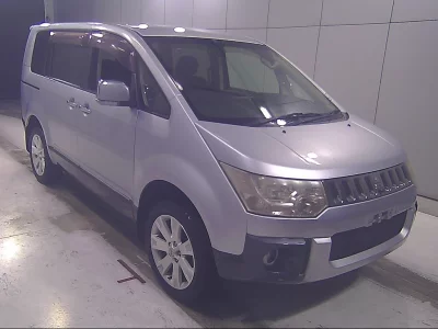 MITSUBISHI DELICA D5