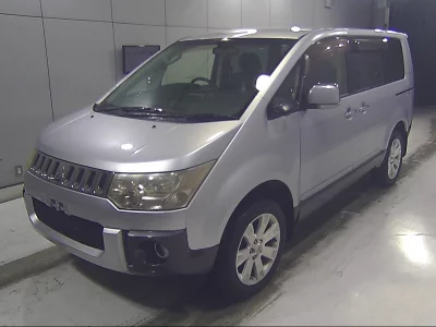 MITSUBISHI DELICA D5