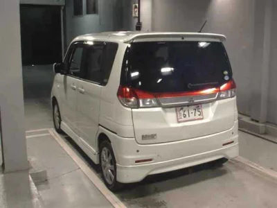 MITSUBISHI DELICA D2