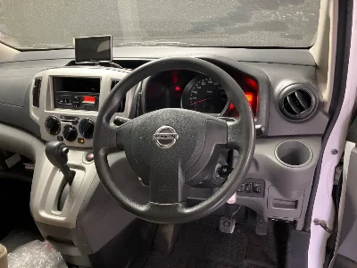 NISSAN NV200