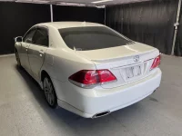 Цена авто Toyota Crown с аукционов Японии, номер кузова GRS200, пробег 127 000, оценка 6