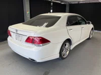 Цена авто Toyota Crown с аукционов Японии, номер кузова GRS200, пробег 127 000, оценка 6