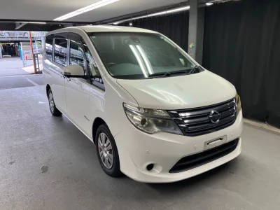 NISSAN SERENA