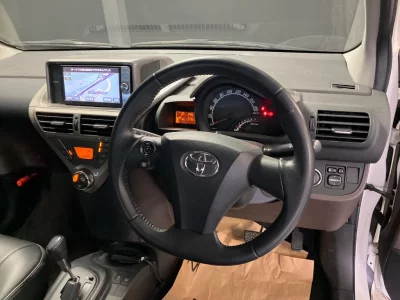 TOYOTA IQ
