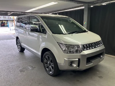MITSUBISHI DELICA D5
