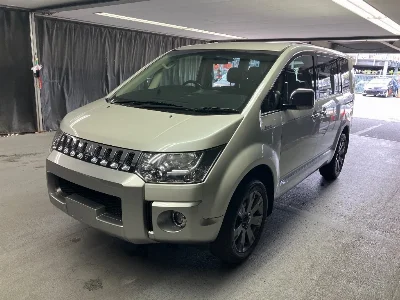 MITSUBISHI DELICA D5