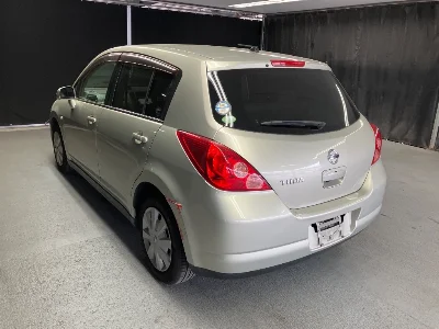 NISSAN TIIDA