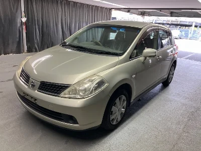 NISSAN TIIDA