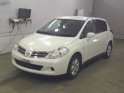 NISSAN TIIDA