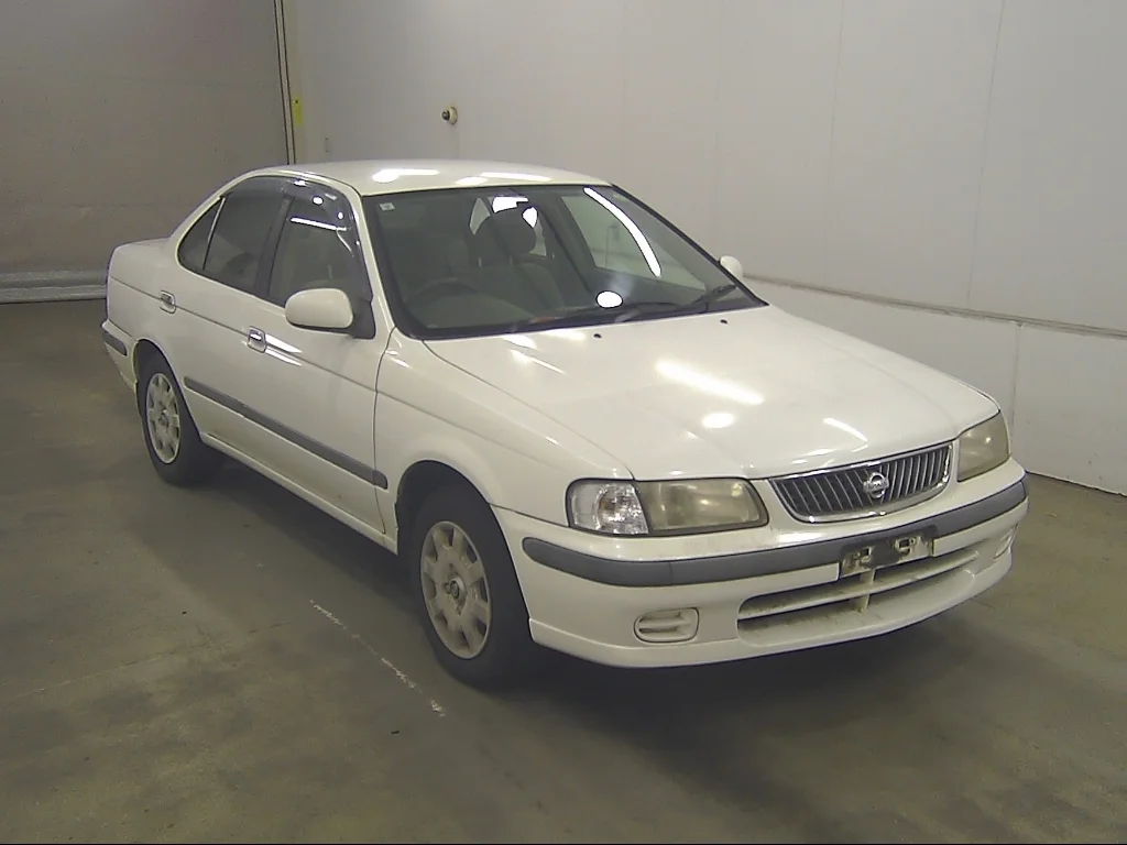 Nissan Sunny  с аукциона в Японии