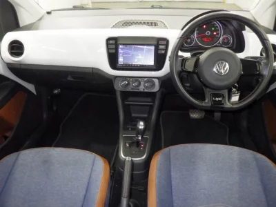 VOLKSWAGEN UP!