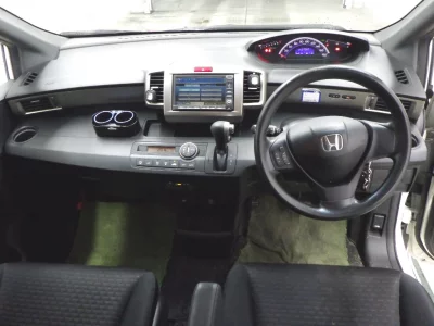 HONDA FREED SPIKE