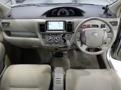 TOYOTA RAUM