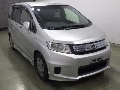 HONDA FREED SPIKE