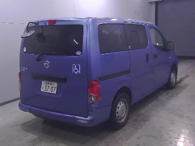 NISSAN NV200