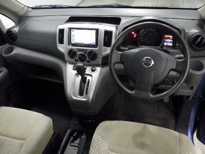 NISSAN NV200