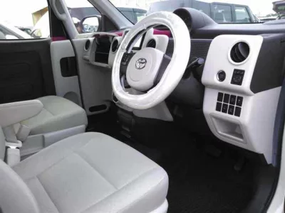 TOYOTA PORTE