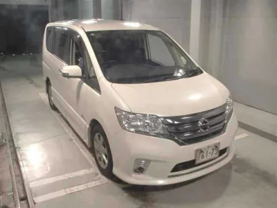 NISSAN SERENA