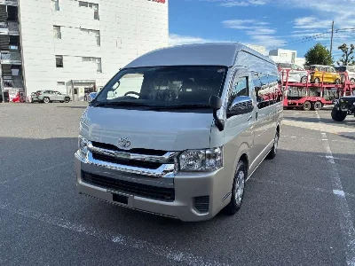 TOYOTA HIACE
