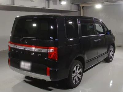 MITSUBISHI DELICA D5