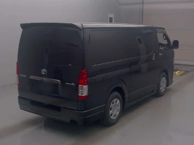 TOYOTA HIACE VAN