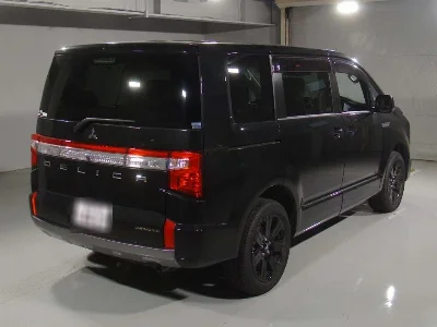 MITSUBISHI DELICA D5