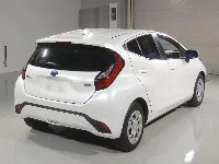 Цена авто Toyota Aqua с аукционов Японии, номер кузова MXPK11, пробег 67 000, оценка 2
