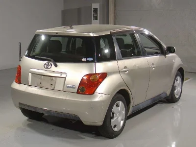TOYOTA IST