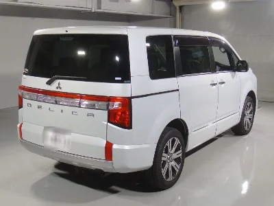 MITSUBISHI DELICA D5