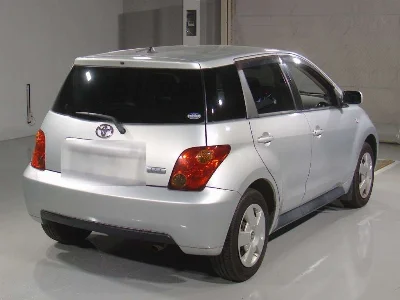 TOYOTA IST